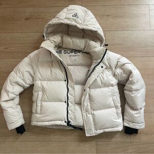 TNA Aritzia super puff shorty - Cream